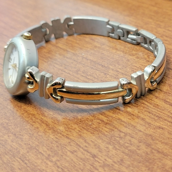 Two Tone Hamlin Bracelet Watch with Quartz Movement - Picture 3 of 9